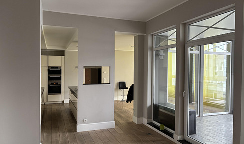 Loft luxury barrier-free-elevator-terrace-. Parking - best connection - granny flat if required