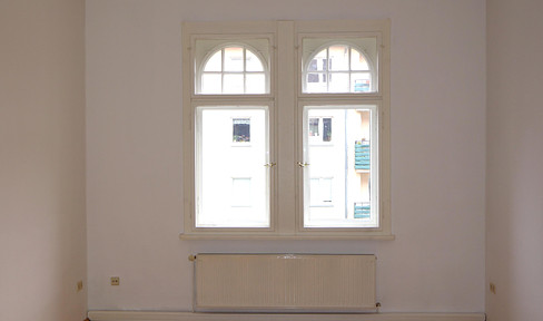 Johannstadt: Beautiful 3.5-room apartment with wooden flooring A31 3rd floor left E9