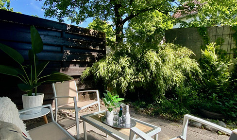 Top furnished / Fully furnished: Large 2-room apartment, bright and quiet, near the main train station, with underground parking, and Wi-Fi.