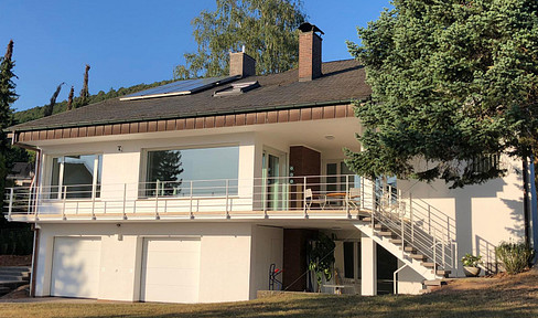 Viel Platz zum wohnen - Komplett modernisiertes Einfamilienhaus in ruhiger Sonnenlage in Bürgstadt