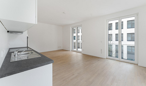 Traumhafte-Zwei-Zimmer Wohnung an East Side Gallery und Spree, provisionsfrei zu vermieten