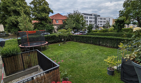 Dream garden apartment in Westend with 164m2 garden and 21.05m2 terrace for rent commission-free