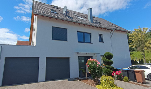 Großzügige Maisonette-Wohnung im Niedrigenergiehaus mit Blick ins Grüne