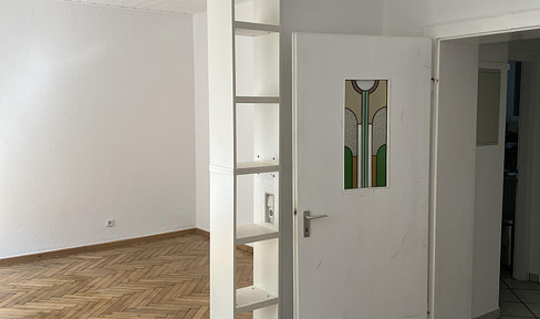 Beautiful, bright, and quiet apartment in the city center.