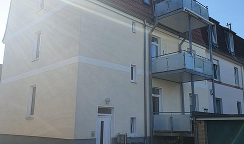 Exclusive 2-room apartment with a sunny balcony, located in the heart of Lehrte, in a quiet building. Excellent energy efficiency.