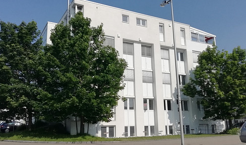 Office space for rent in Freiberg/Neckar, ground floor, privately owned.