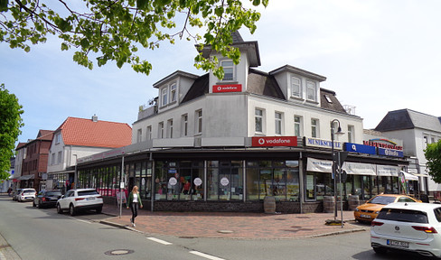 Kaltenkirchen Marktpassage, store approx. 95 sqm large shop window, Am Markt 9