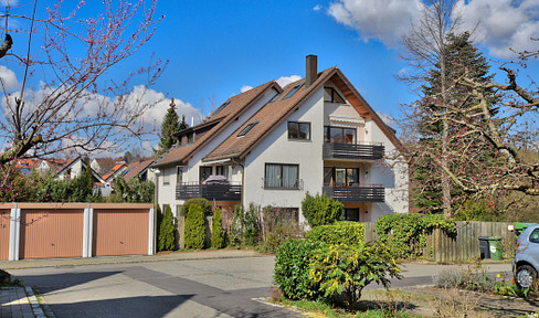 ***Idyllisch in Stuttgart : Großzügiges  Wohnen mit Privatgarten  ***