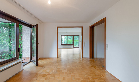 5-room ground floor apartment with a private garden, two terraces, and a private garage – Stuttgart-Luginsland.