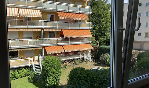 Schöne Lichtdurchflutete 4 Zimmer Wohnung