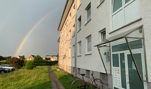 "Free of commission" Core-renovated 2 1/2 room apartment with wonderful views over DEL Bungerhof