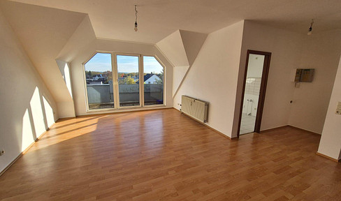 Beautiful bright 2 room apartment with balcony