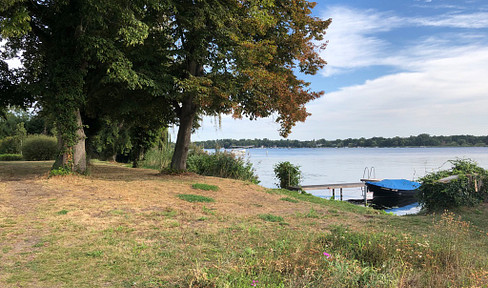 Top floor / maisonette apartment with a view of the Havel