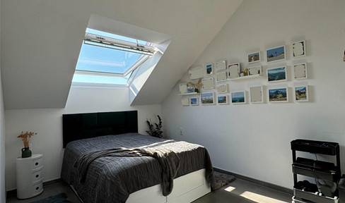 Exklusive 2-Zimmer Dachgeschosswohnung für Singles oder Paare
