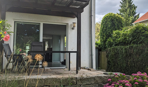 Bright semi-detached house, underfloor heating, garden with fruit trees, 2 terraces, sunny attic studio