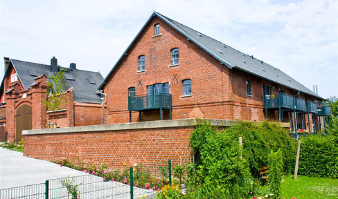 Modern, bright, wheelchair-accessible apartment with balcony and elevator