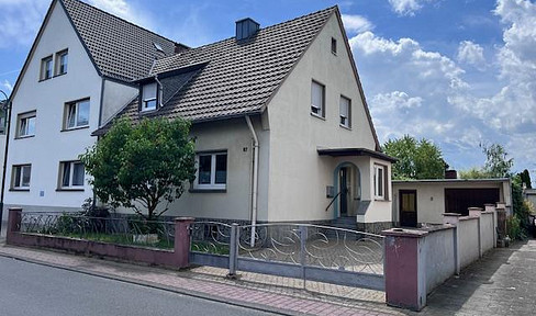 Haus mit Garten in Rheinnähe in Niederkassel Ort