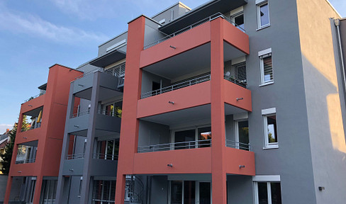 (No agency fees) KfW 55 standard apartment, 2.5 rooms, central location in Lörrach, with balcony, Miele kitchen.