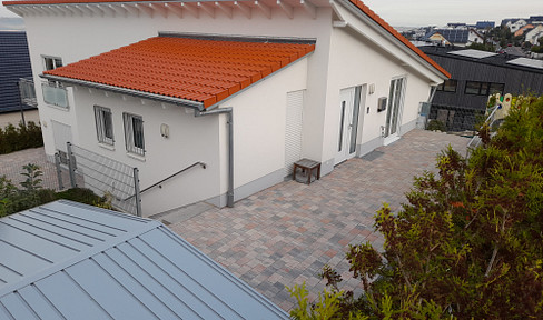 High-quality 4-room apartment on the upper floor of a two-family house (new construction, 2021).