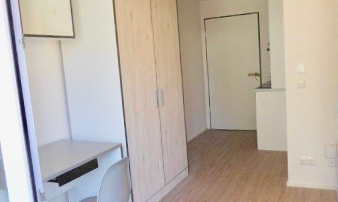 High quality, modern furn. App. w. small terrace only for students & trainees