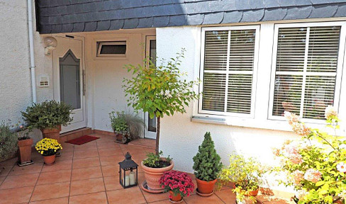 Charming 3-room apartment with Rhine view and conservatory - bright, quiet, well-designed