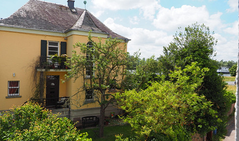 Charming 3-room apartment with Rhine view and conservatory - bright, quiet, well-designed