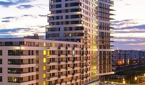 Luxurious 3-room penthouse apartment in the heart of the European Quarter in Frankfurt.