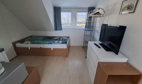 Weekend driver only, for 1 person - 1-room apartment, quiet, in trendy Langenhorn