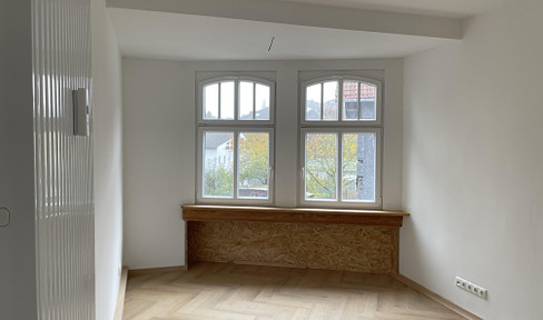 Stilvolle neu sanierte 5 Raumwohnung + Gäste WC und Balkon