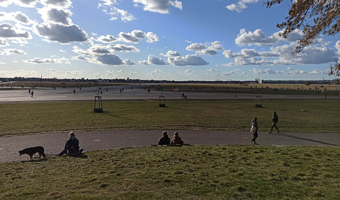 Traumhafte 2 Zimmer-Wohnungen mit neuen Balkonen am Tempelhofer Feld in Neukölln