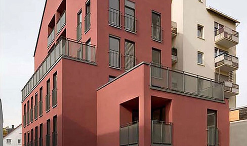 Excellent apartment in a quiet, prime location, featuring a south-facing terrace and the possibility of underground parking.