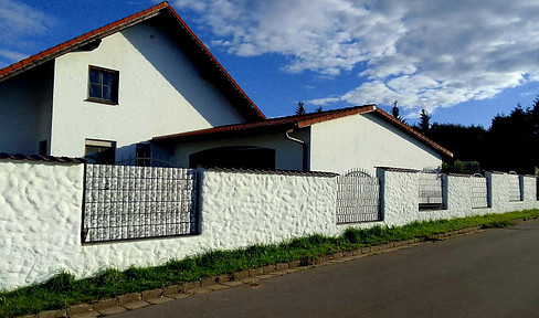 detached. EFH between Brennberg and Falkenstein..ideal for families with children and animals