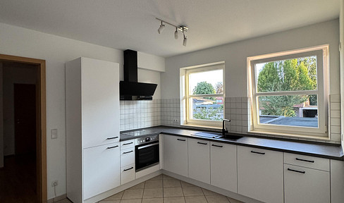 geräumige 3 Zimmer Wohnung mit Einbauküche 2 Loggien in Deegfeld