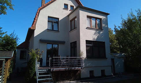 Charming small villa in a prime location - NO COMMISSION.