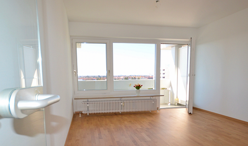 Eine schöne 1-Zi.-Wohnung mit toller Aussicht in der Nähe der U-Bahn von Privat