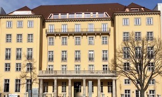 Willkommen im Haus Ottilie-von-Hansemann - Charlottenburg  l  Großzügige 4-Zimmer Wohnung