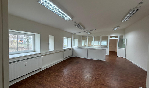 Office in Bad Bramstedt 120.00 m² / 6.0 per m² / 3 parking spaces Free of charge