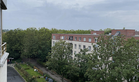 Beautiful, fully-equipped 2-room residence with a sun terrace and views of the Grunewald forest.
