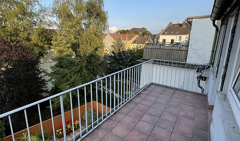 NEU renoviertes Appartement mit großem Balkon + EBK