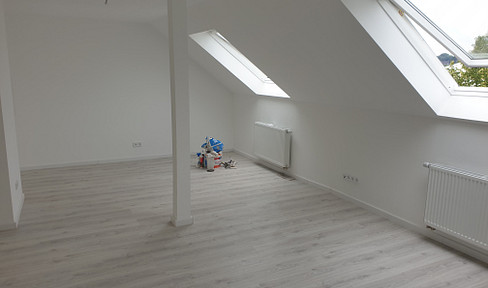 NÄHE BAHNHOF/KAUFLAND,70 m2 DACHGESCHOSS WOHNUNG ZU VERMIETEN,SOFORT FREI