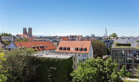 Gärtnerplatz/ 39 sqm on the top floor/ 6 workstations/confi. /lift