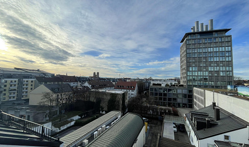 Gärtnerplatz Dachgeschoss / 39 qm/ 6 Arbeitsplätze/ Konfi. /Lift