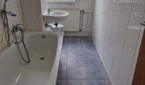 JOBCENTER will pay your rent in Halberstadt: 4-room apartment, 77 m².