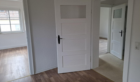 2-Raum-Whg., Bad mit Fenster, Badewanne incl. Dusche, neu renoviert / auch ALG I/II mögl.