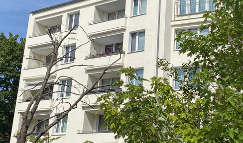 Ready-to-occupy 2-room apartment in Westend, commission-free