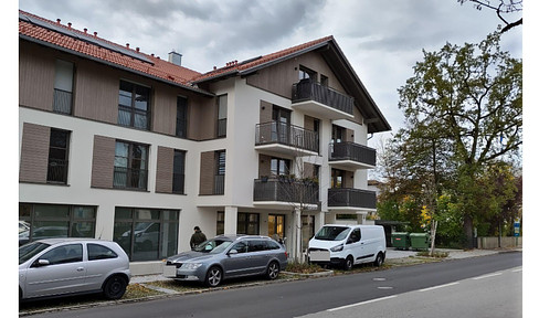 3 Zimmer-Wohnung mit Balkon und Küche im Herzen von Höhenkirchen