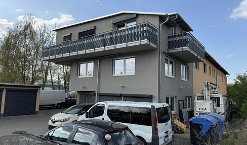 22 / 20 fach. Modern residential and commercial building