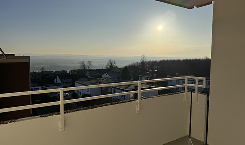 Newly renovated 2.5-room apartment with balcony and far-reaching views of the Sauerland