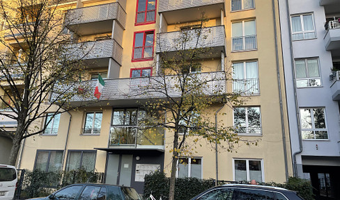 2 Zimmer Wohnung mit Riesenbalkon