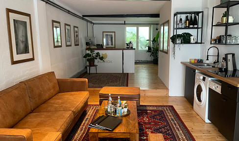 Unique backyard loft in Eimsbüttel: Stylish and full of character